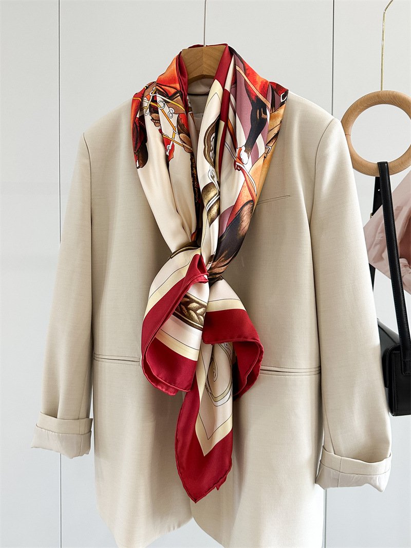 Travel Accessories Neck - Pañuelo de seda con diseño de
